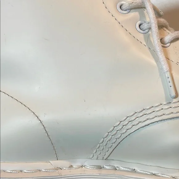 Dr. Martens Men’s Off-White Lace-Up Boots, mens 11 - Picture 9 of 16